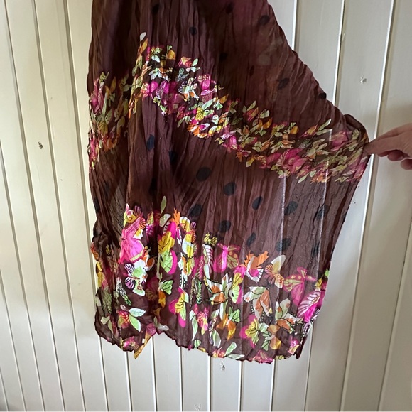 Sarong, broomstick pleats, dark brown with leaf and butterfly pattern. Like new - Picture 5 of 10